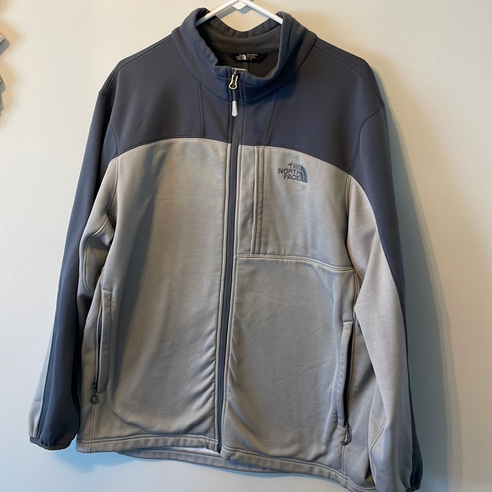 The North Face. Grey zipper sweater. XL.